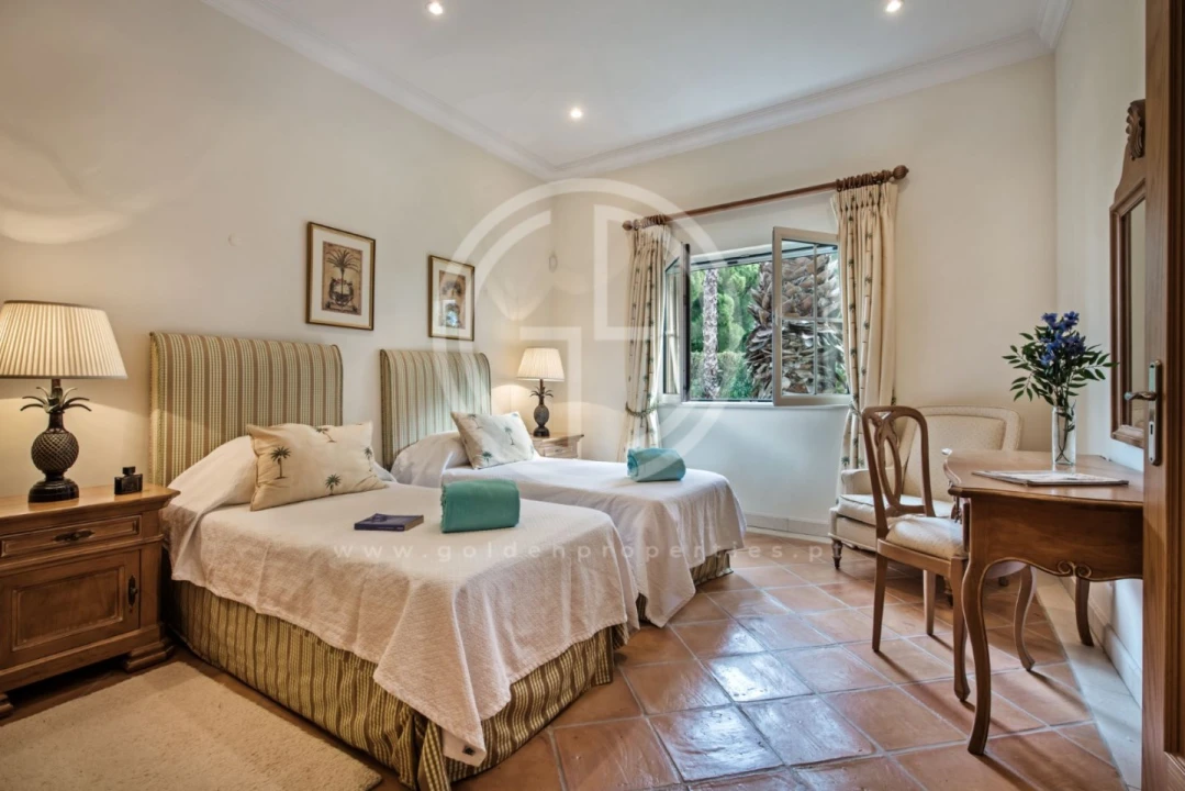 Moradia T5 para Arrendamento férias em Almancil Foto 15