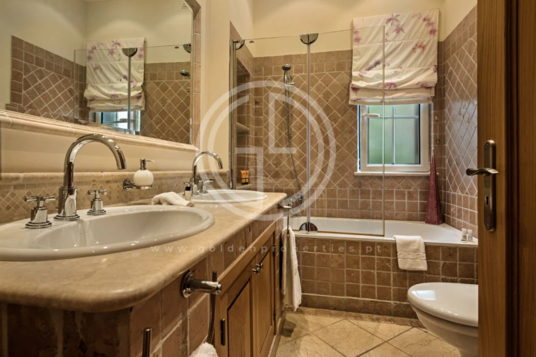 Moradia T5 para Arrendamento férias em Almancil Foto 17