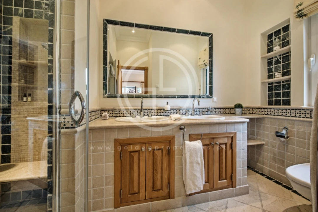 Moradia T5 para Arrendamento férias em Almancil Foto 20