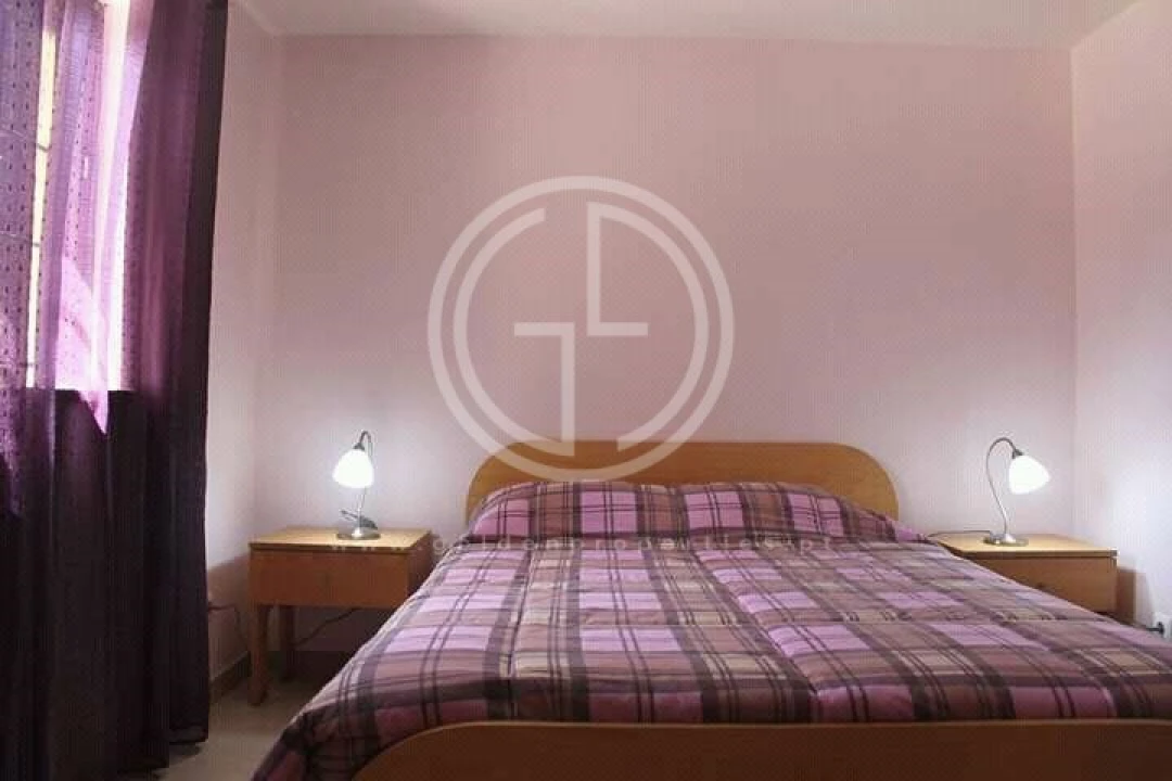 Moradia T5 para Arrendamento férias em Quarteira Foto 3