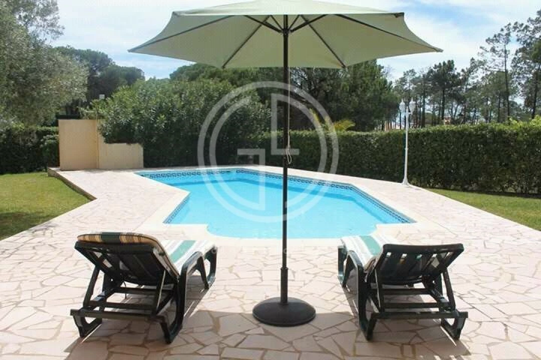 Moradia T5 para Arrendamento férias em Quarteira Foto 2