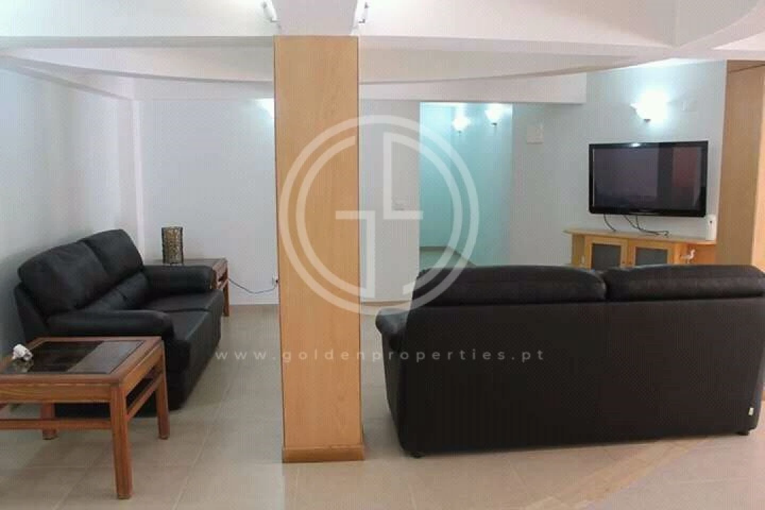 Moradia T5 para Arrendamento férias em Quarteira Foto 6