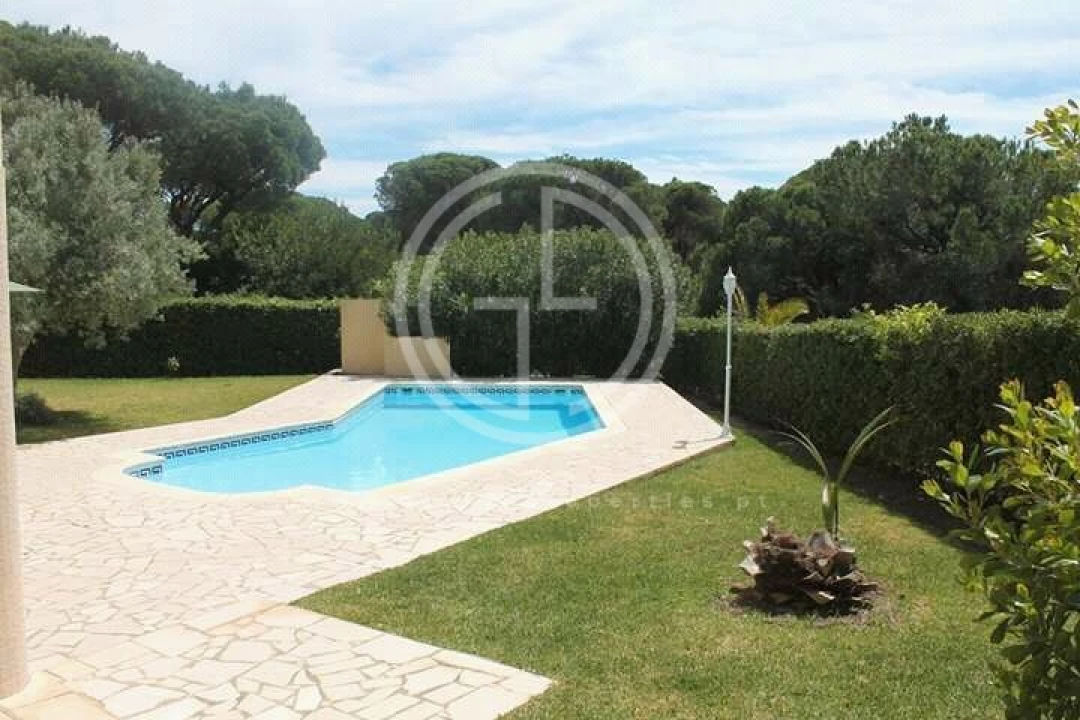 Moradia T5 para Arrendamento férias em Quarteira Foto 12