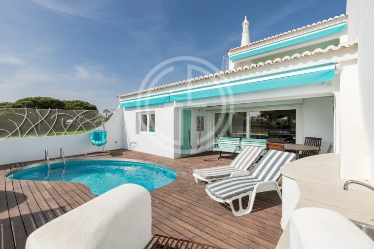 Moradia T3 para Arrendamento férias em Almancil Foto 1