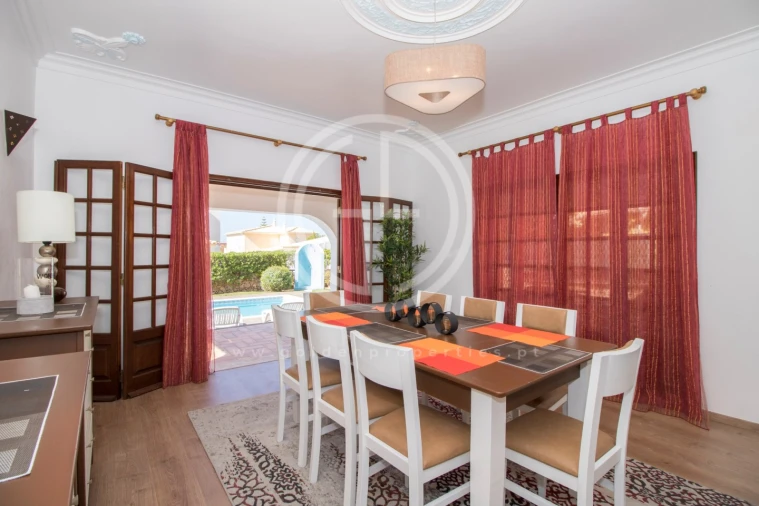 Moradia T4 para Arrendamento férias em Albufeira e Olhos de Água Foto 5