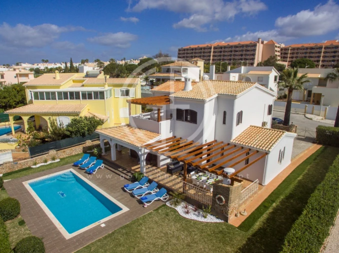 Moradia T4 para Arrendamento férias em Albufeira e Olhos de Água Foto 27