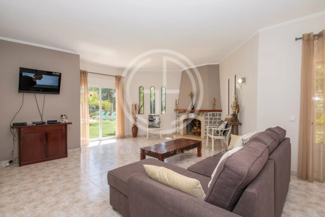 Moradia T3 para Arrendamento férias em Almancil Foto 3