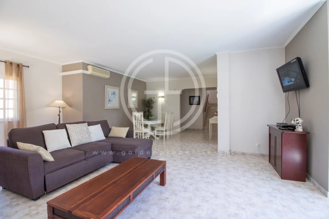 Moradia T3 para Arrendamento férias em Almancil Foto 5