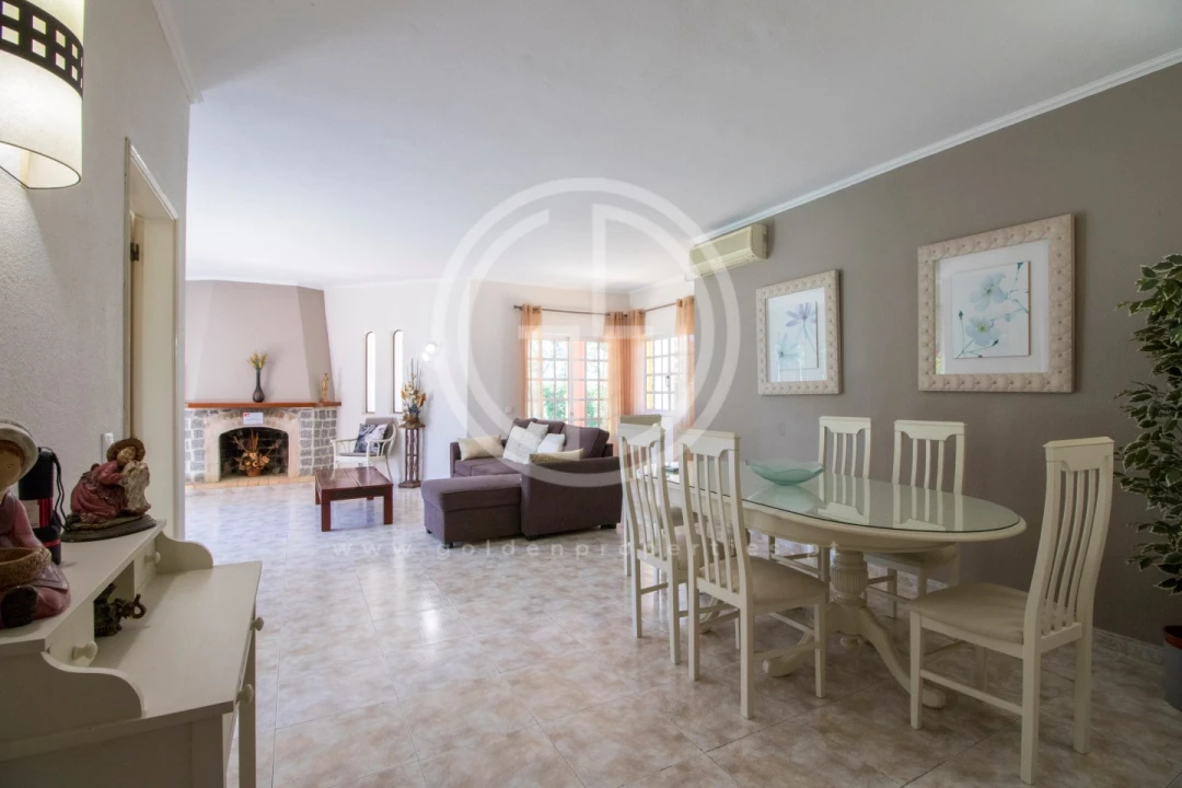 Moradia T3 para Arrendamento férias em Almancil Foto 6