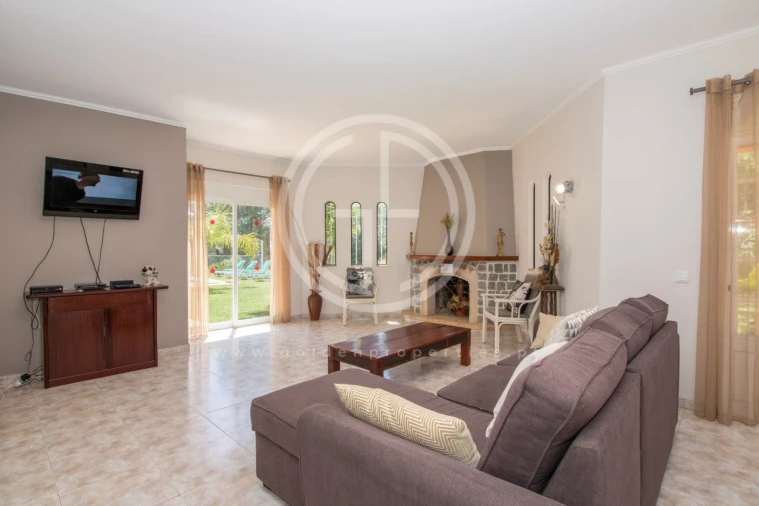 Moradia T3 para Arrendamento férias em Almancil Foto 3