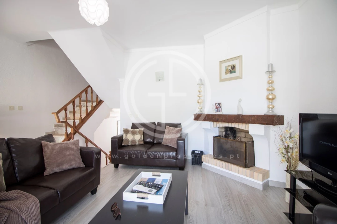 Moradia T4 para Arrendamento férias em Quarteira Foto 3