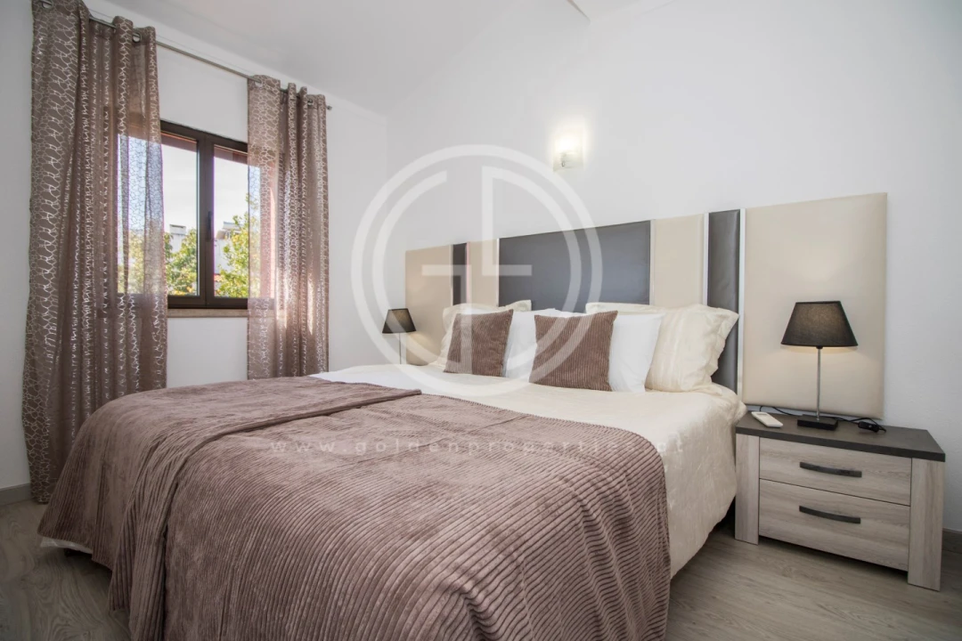 Moradia T4 para Arrendamento férias em Quarteira Foto 5