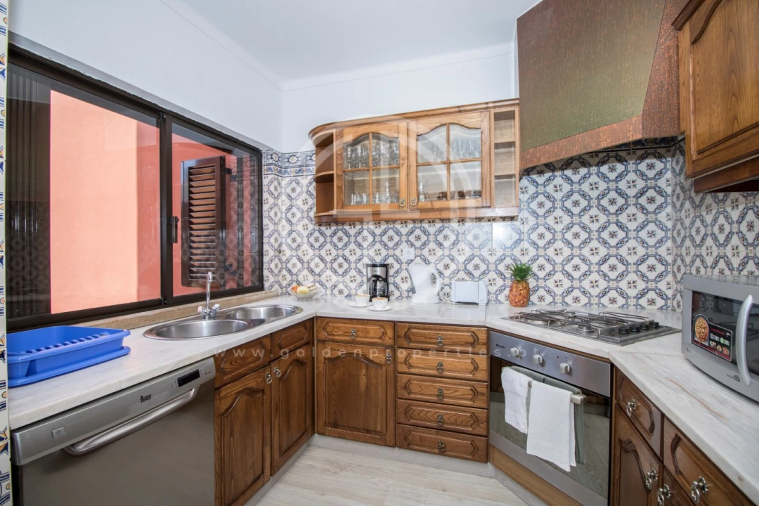 Moradia T4 para Arrendamento férias em Quarteira Foto 9