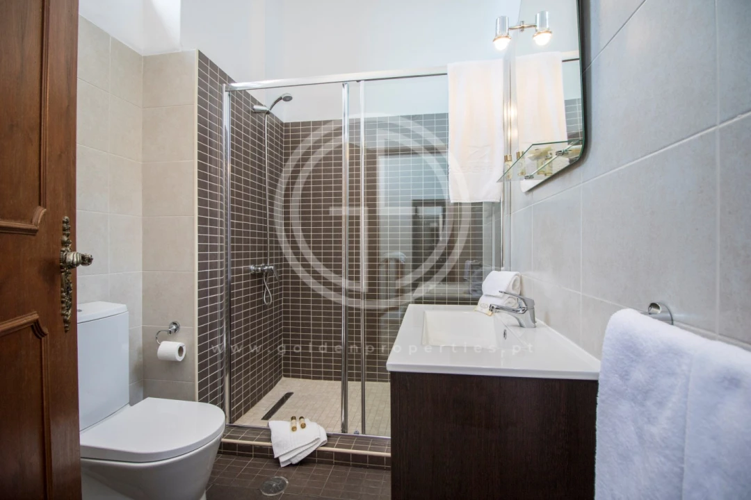 Moradia T4 para Arrendamento férias em Quarteira Foto 11