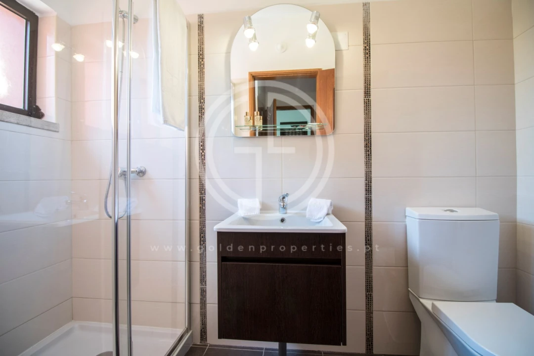 Moradia T4 para Arrendamento férias em Quarteira Foto 13