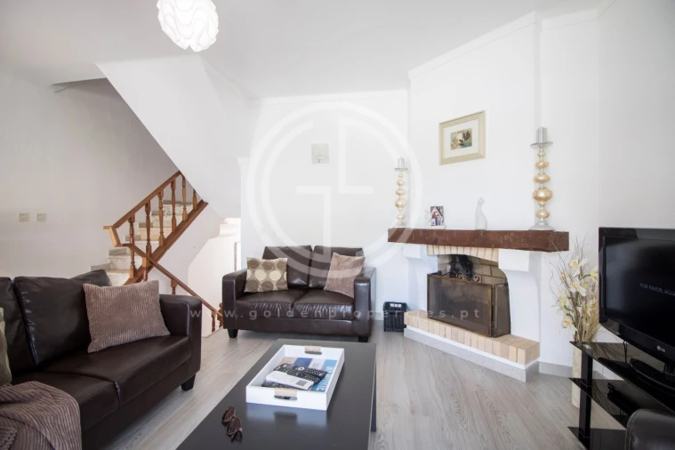 Moradia T4 para Arrendamento férias em Quarteira Foto 3