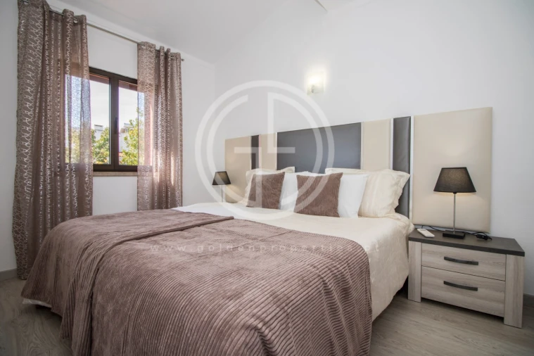 Moradia T4 para Arrendamento férias em Quarteira Foto 5