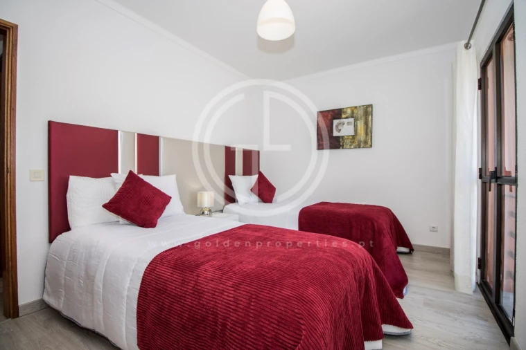 Moradia T4 para Arrendamento férias em Quarteira Foto 7