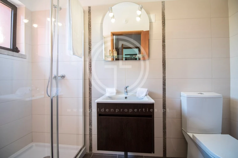 Moradia T4 para Arrendamento férias em Quarteira Foto 13