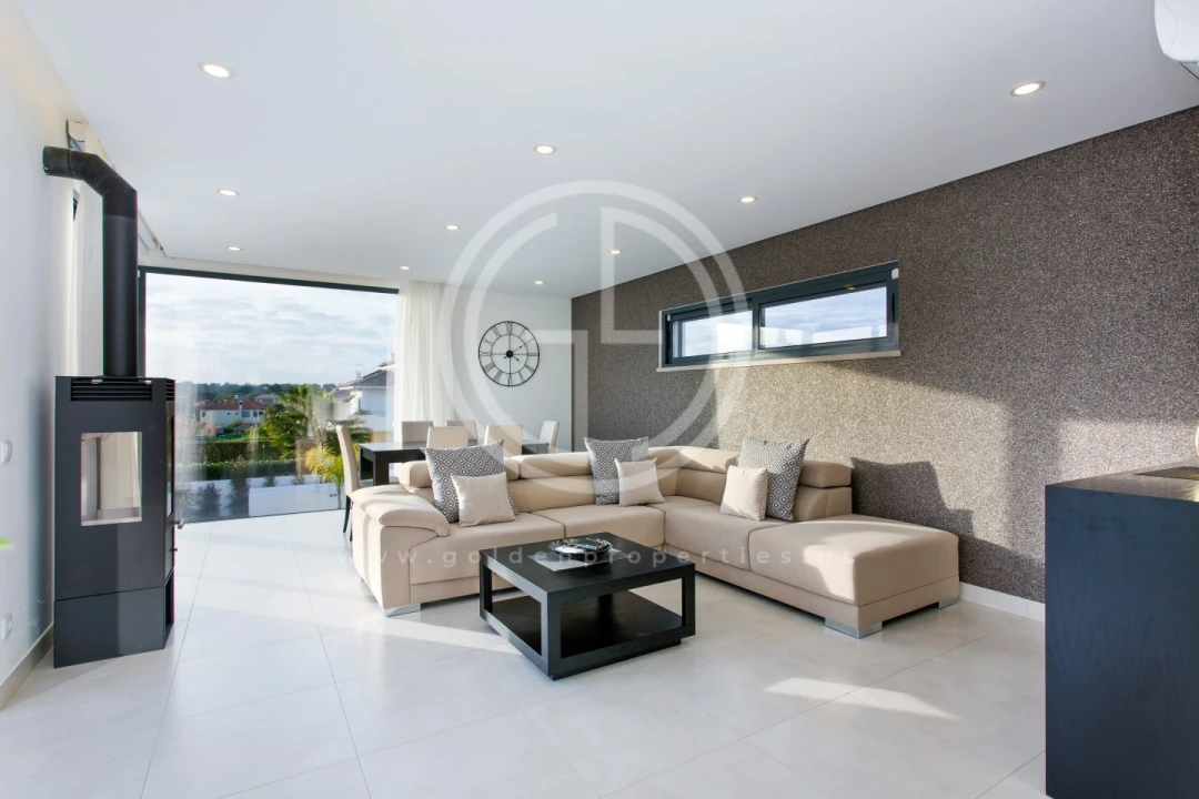 Moradia T5 para Arrendamento férias em Quarteira Foto 5