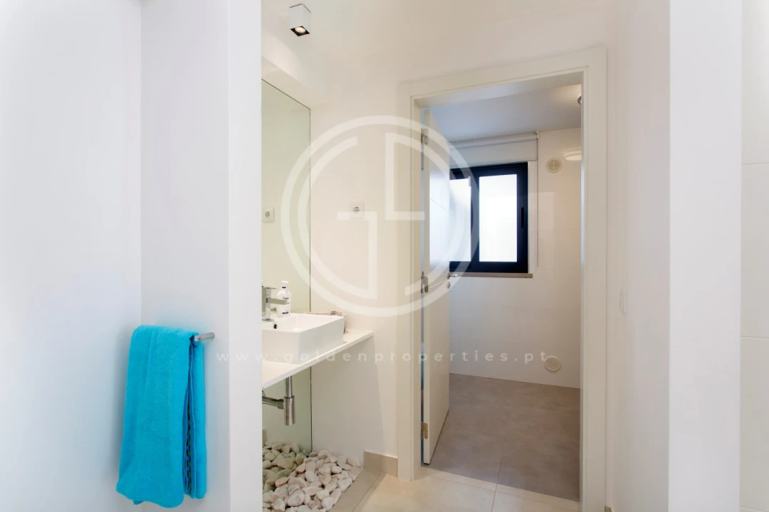 Moradia T5 para Arrendamento férias em Quarteira Foto 11