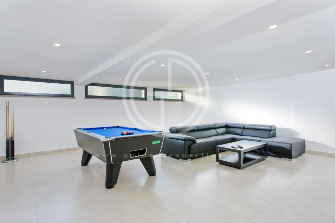 Moradia T5 para Arrendamento férias em Quarteira Foto 16