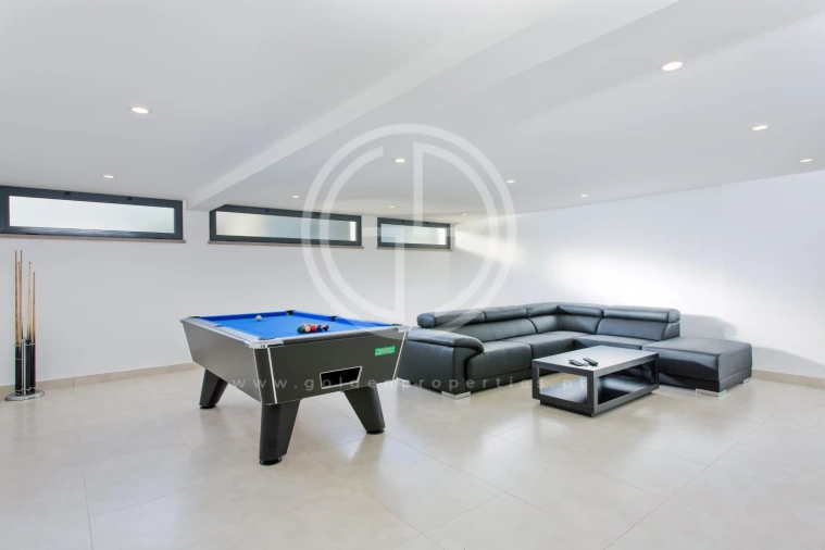 Moradia T5 para Arrendamento férias em Quarteira Foto 16