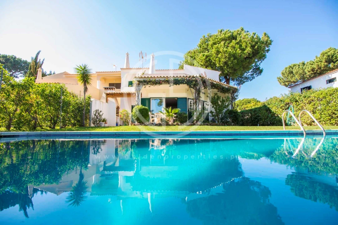 Moradia T4 para Arrendamento férias em Quarteira Foto 1