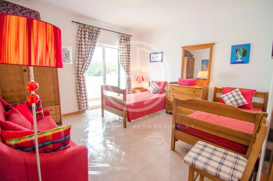 Moradia T4 para Arrendamento férias em Quarteira Foto 10