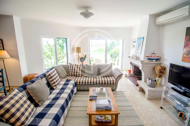 Moradia T4 para Arrendamento férias em Quarteira Foto 4