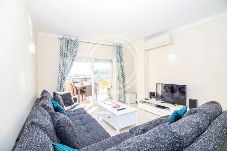 Apartamento T3 para Arrendamento férias em Quarteira Foto 3