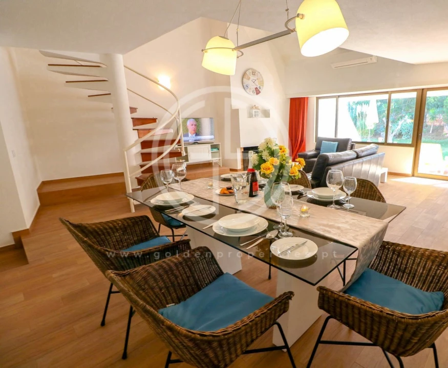 Moradia T3 para Arrendamento férias em Quarteira Foto 5