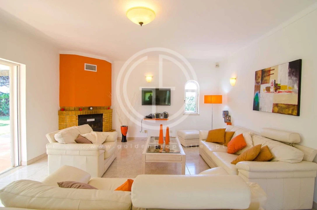 Moradia T3 para Arrendamento férias em Quarteira Foto 3