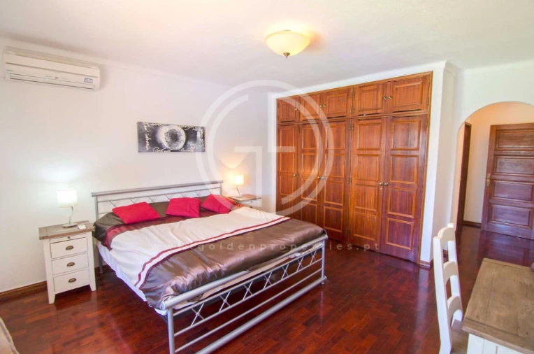 Moradia T3 para Arrendamento férias em Quarteira Foto 6