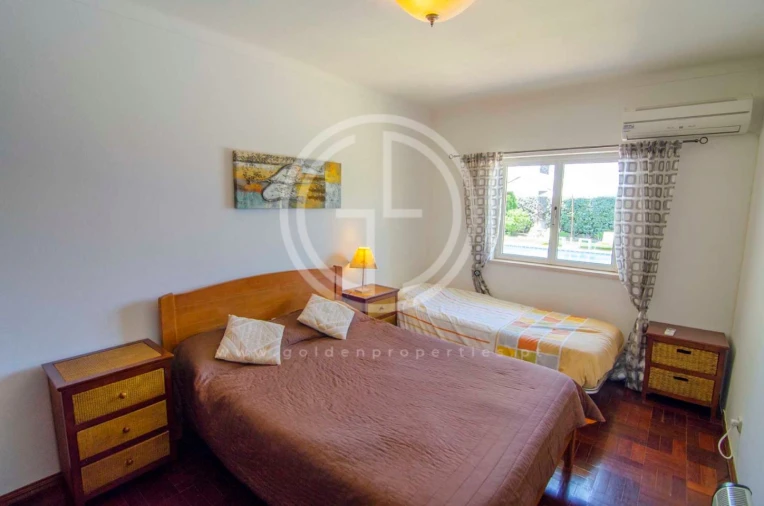 Moradia T3 para Arrendamento férias em Quarteira Foto 8