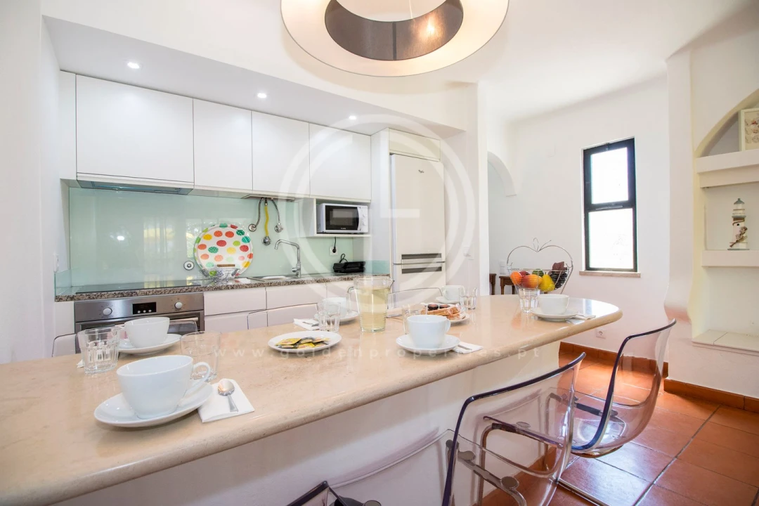 Apartamento T1 para Arrendamento férias em Quarteira Foto 6