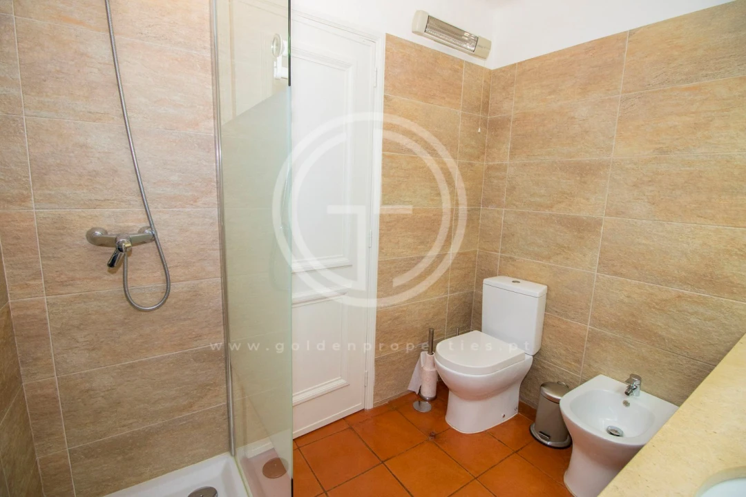 Apartamento T1 para Arrendamento férias em Quarteira Foto 13