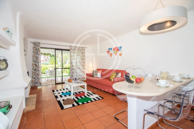 Apartamento T1 para Arrendamento férias em Quarteira Foto 4