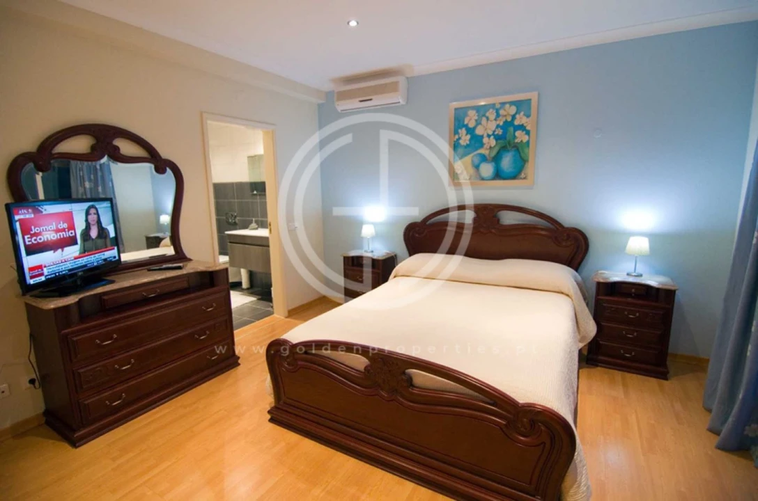 Moradia T5 para Arrendamento férias em Quarteira Foto 8