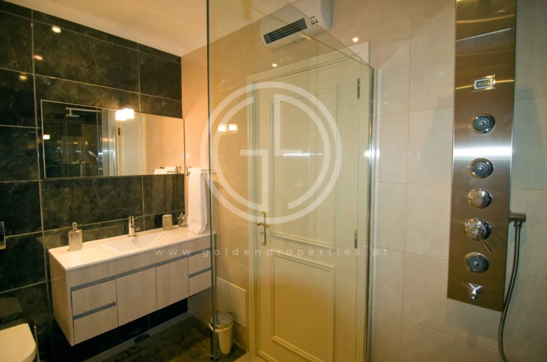 Moradia T5 para Arrendamento férias em Quarteira Foto 13