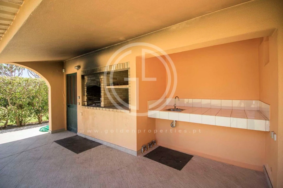 Moradia T5 para Arrendamento férias em Quarteira Foto 17