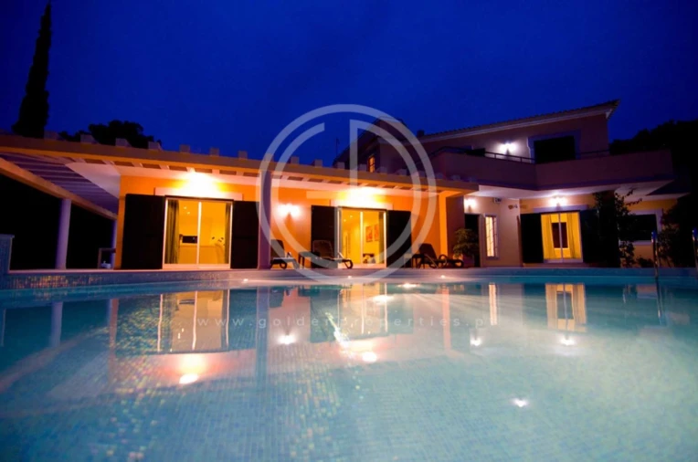 Moradia T5 para Arrendamento férias em Quarteira Foto 14