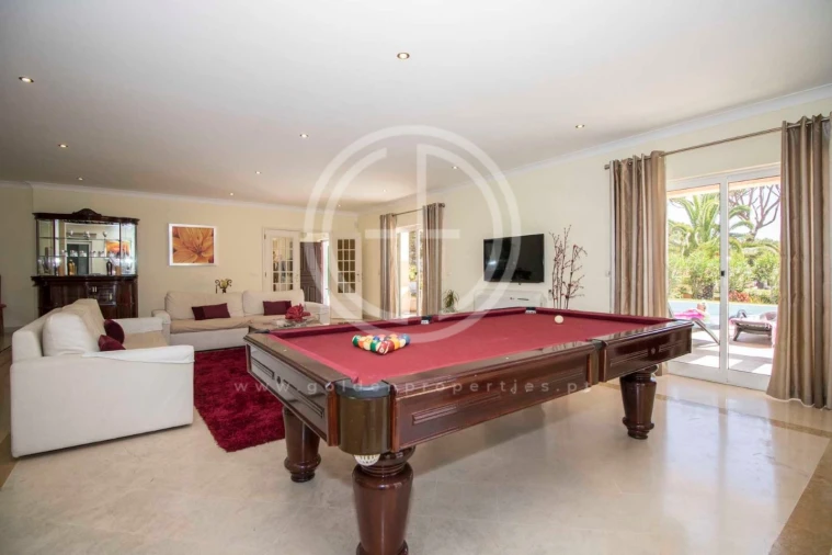 Moradia T5 para Arrendamento férias em Quarteira Foto 4