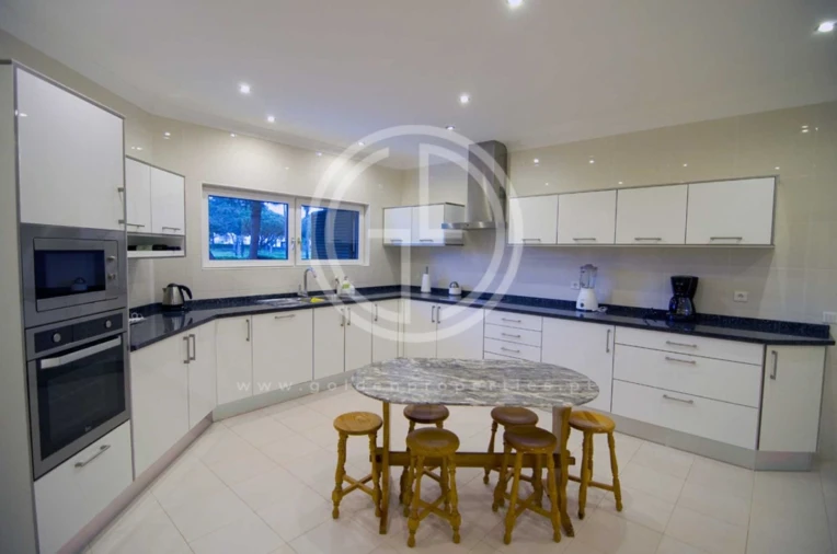 Moradia T5 para Arrendamento férias em Quarteira Foto 10