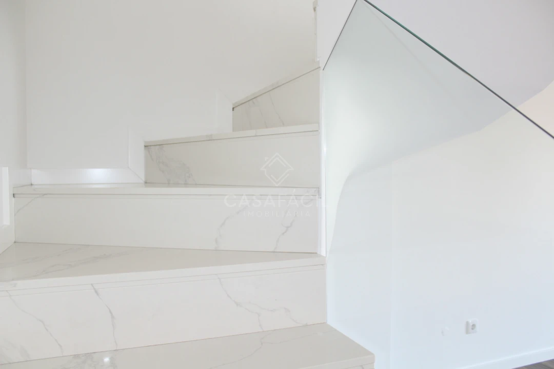 Apartamento T4 para Venda em Alcochete Foto 7