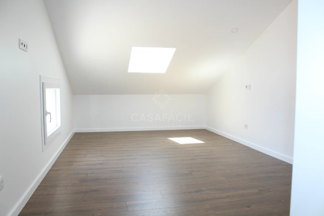 Apartamento T4 para Venda em Alcochete Foto 27