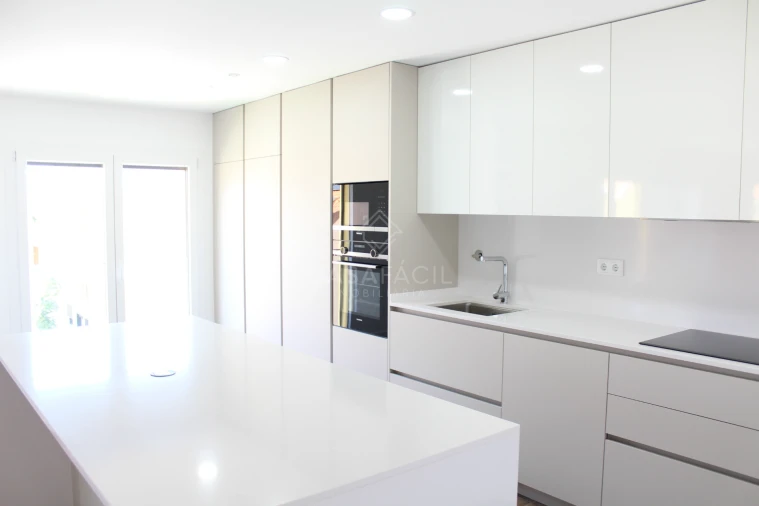 Apartamento T4 para Venda em Alcochete Foto 2