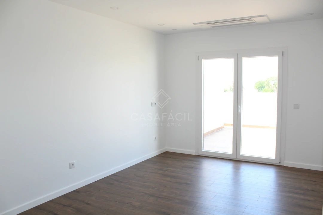 Apartamento T4 para Venda em Alcochete Foto 38