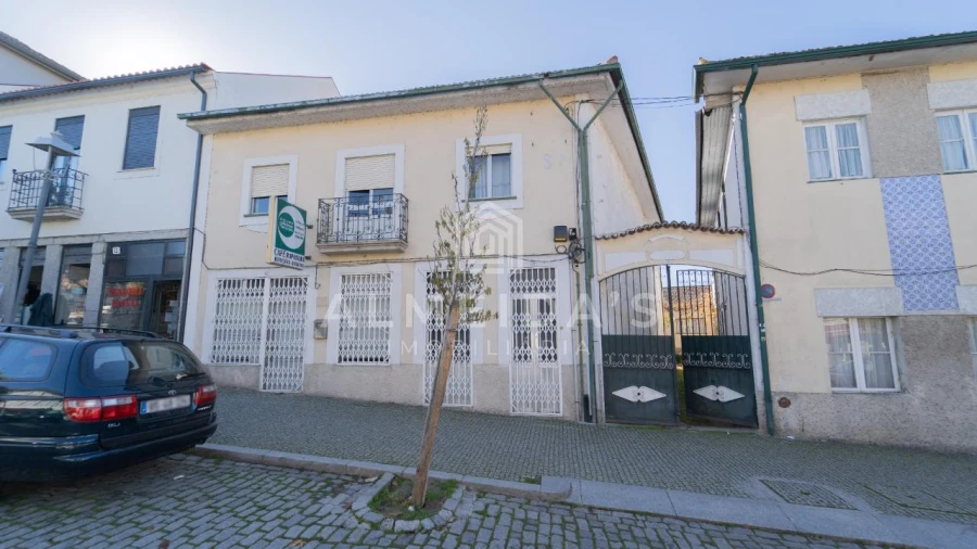 Moradia T4 para Venda em Bornes de Aguiar Foto 1