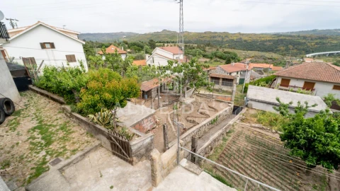 Moradia T4 para Venda em Adoufe e Vilarinho de Samardã